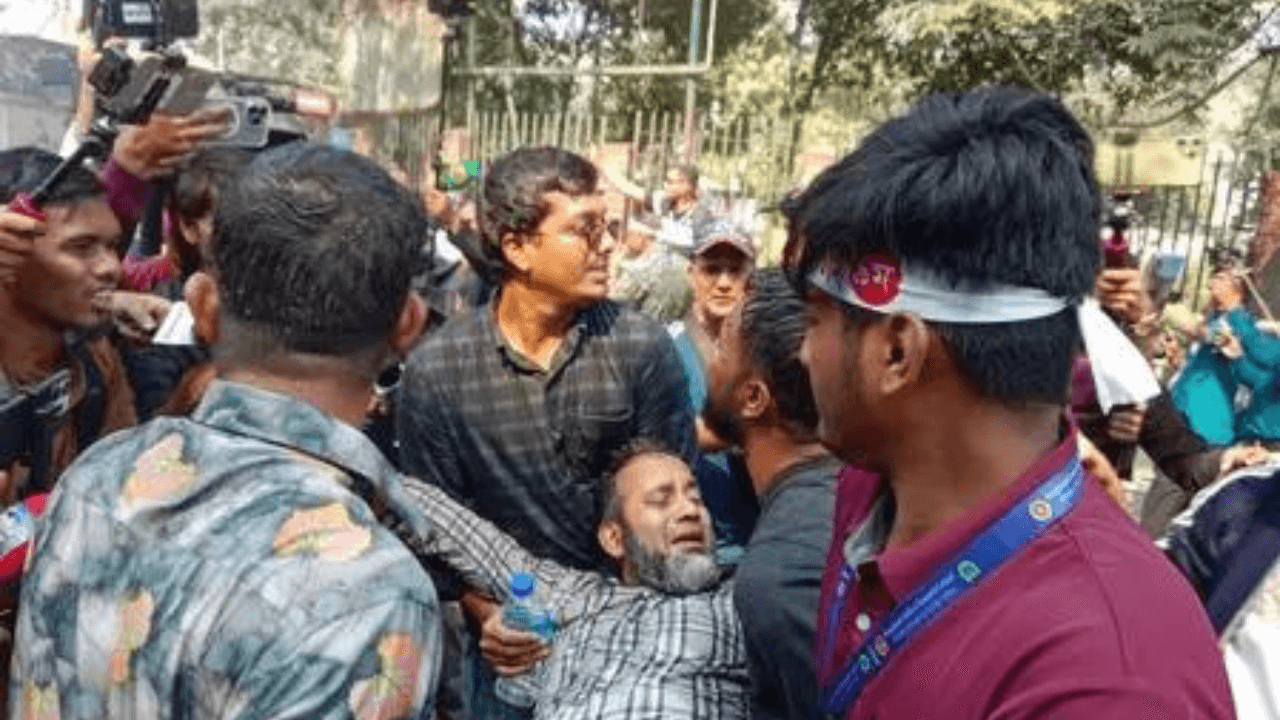B'desh crisis: Sound grenades &amp; tear gas used on protesters near Yunus residence