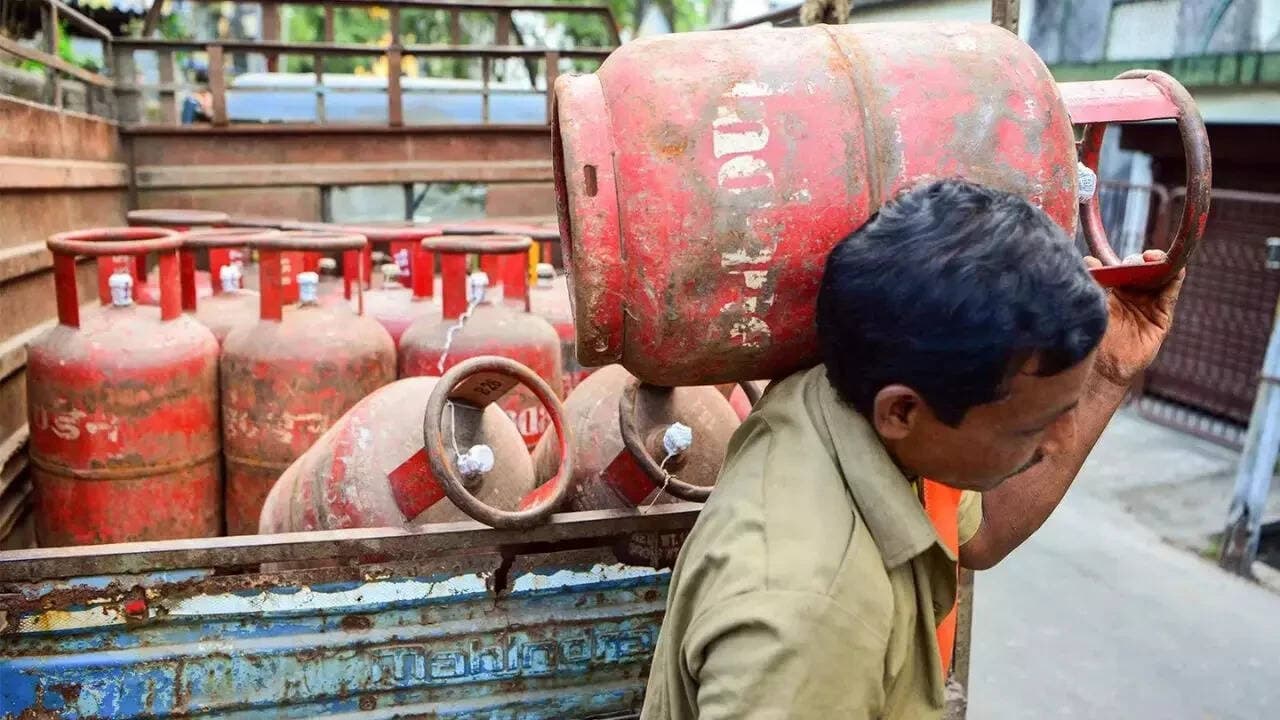 LPG price hike: Domestic cylinders may rise by Rs 60, commercial by Rs 115 from today — report