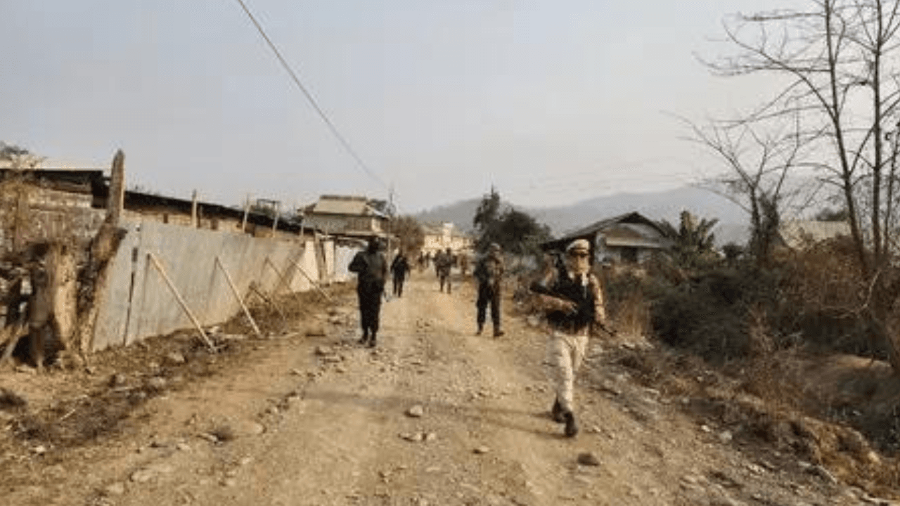 Gunmen abduct 20 Naga people from three vehicles in Manipur