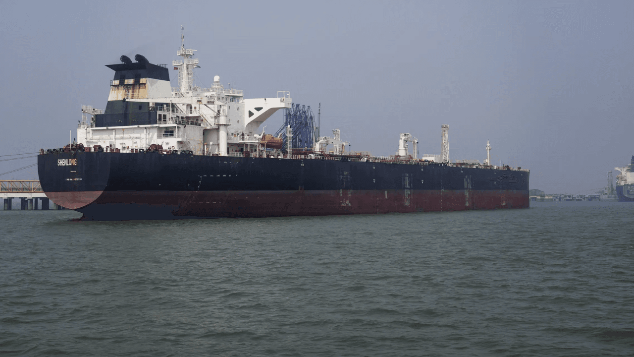 Crude tankers from Russia, Liberia on way to Indian ports