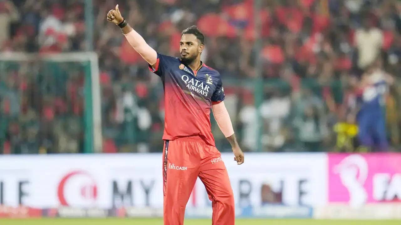 Massive blow! RCB star ruled out of IPL 2026