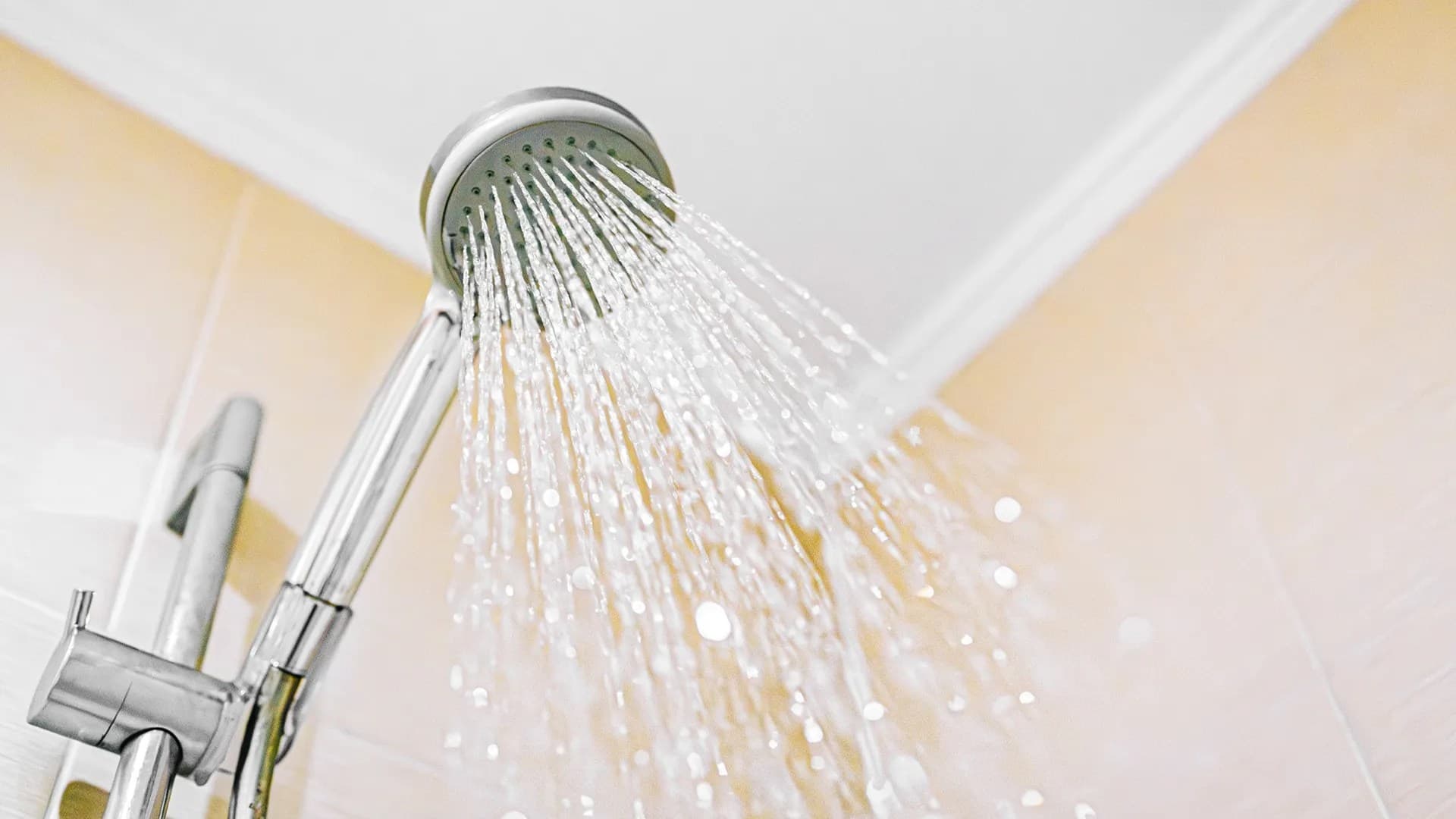 Homeowners are following ‘15 minute rule’ to prevent mildew from growing in their bathrooms this winter