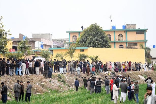 Three arrested after bomb attack on Pakistan mosque leaves 31 dead