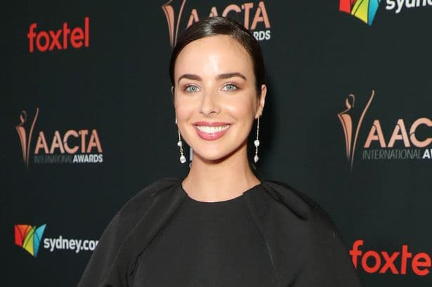 Soap star announces she's expecting first child with producer husband