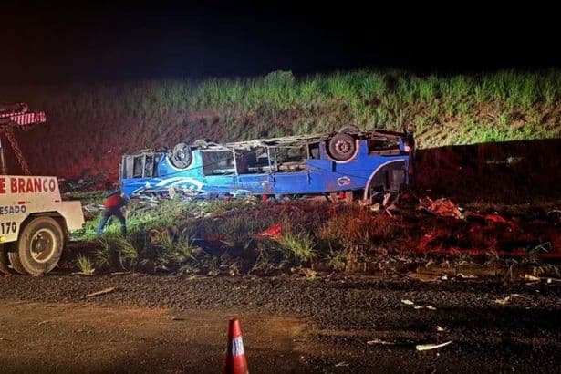 Brazil horror bus crash leaves eight dead and 45 injured after driver 'loses control'
