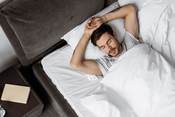 Neurologist's 15-minute bedtime 'rule' makes waking up early 'easier'