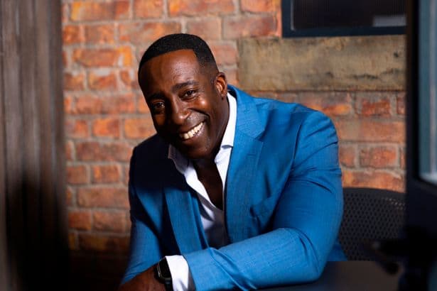 Man spraying bus stations as pest control lands dream job on Coronation Street