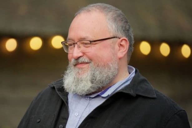 The Repair Shop guest pays touching tribute to late dad in emotional fix