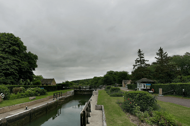 BREAKING: Chaos as 15 Oxfordshire schools forced to close after pipe BURSTS in area