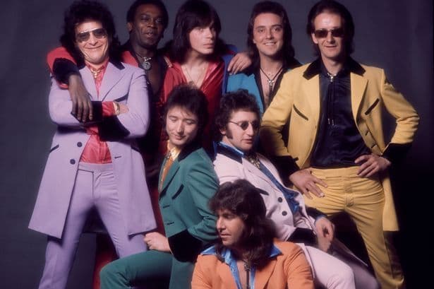 Showaddywaddy star Trevor Oakes dead as co-stars mourn 'unique' musician