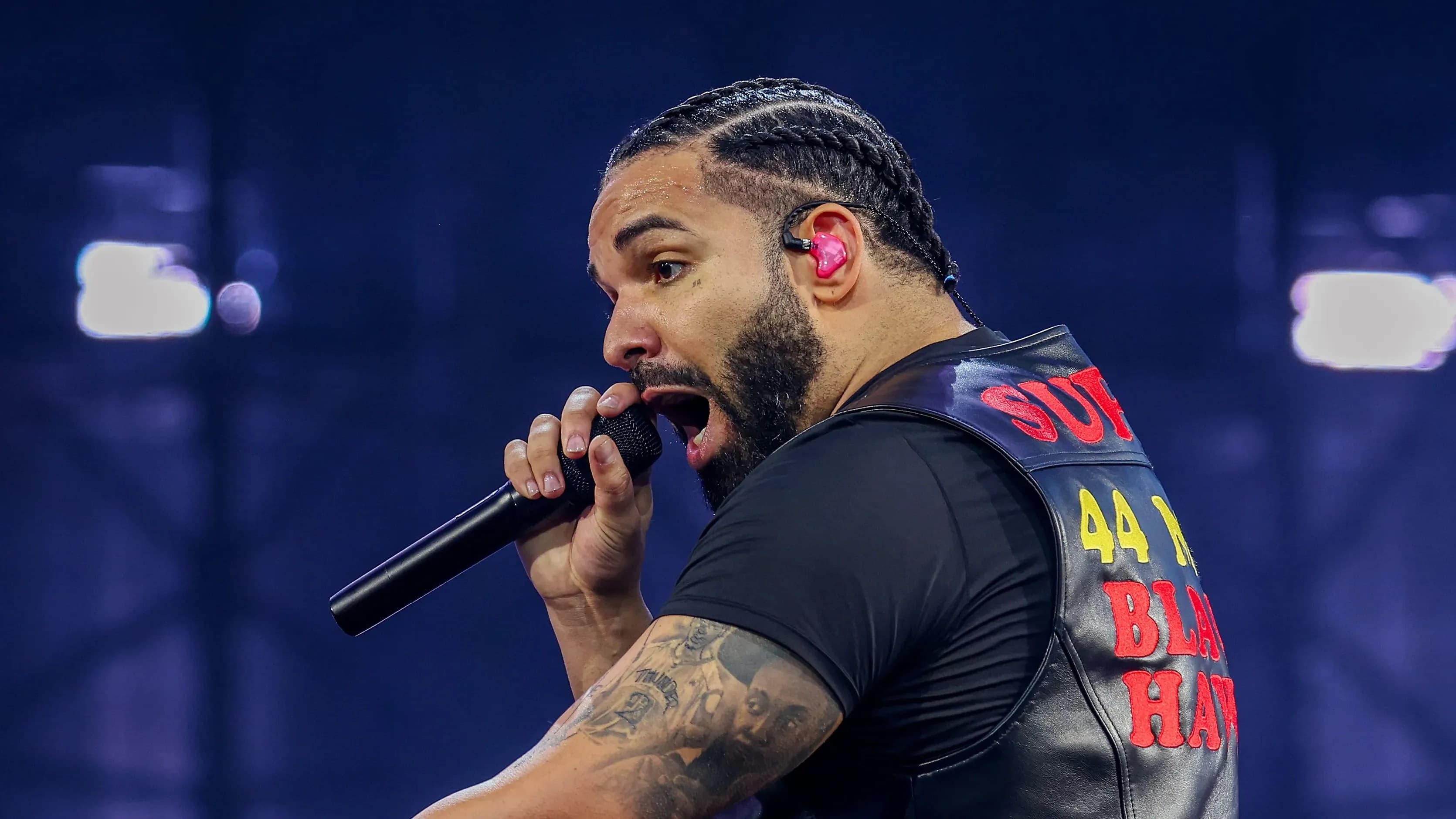 Drake places huge $1 million bet on Super Bowl and leaves fans fearing his ‘curse’ could strike again